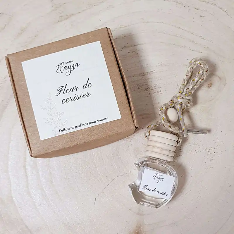 Diffuseur-voiture-et-boite-FLEUR-DE-CERISIER