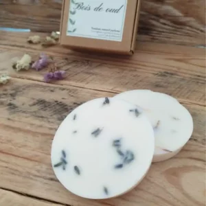 Fondant-BOIS-DE-OUD-petales-lavande-ou-statice