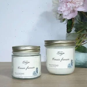 Grande-et-petite-bougie-CASSIS-FREESIA